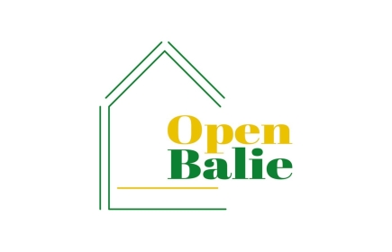 Open Balie, een huis waar mensen zomaar binnen mogen komen en welkom zijn. Door het jaar heen voor een babbel of een opwarmer.
